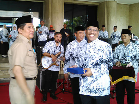 Pencarian PGRI Maluku Tengah - Persatuan Guru Republik Indonesia Cabang Maluku Tengah